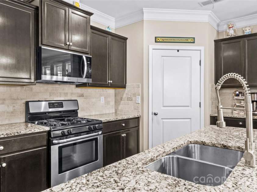 3835 Norman View Drive, Sherrills Ford, NC 28673.  MLS# CAR4274755, YatesRealty ID 22157. 