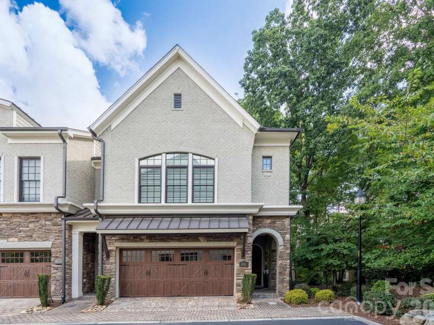 5041 Vernet Lane, Charlotte, NC 28210.  MLS# CAR4300927, YatesRealty ID 22157. 