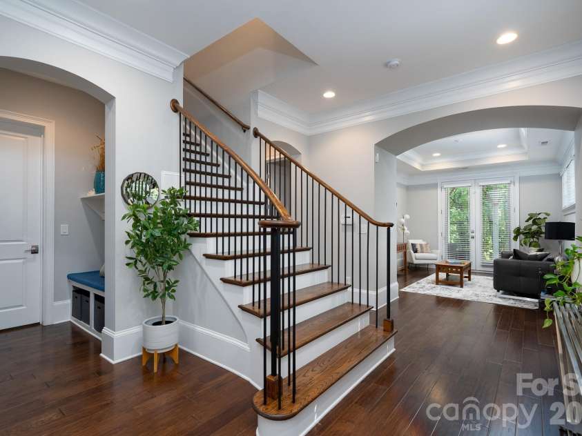 5041 Vernet Lane, Charlotte, NC 28210.  MLS# CAR4300927, YatesRealty ID 22157. 