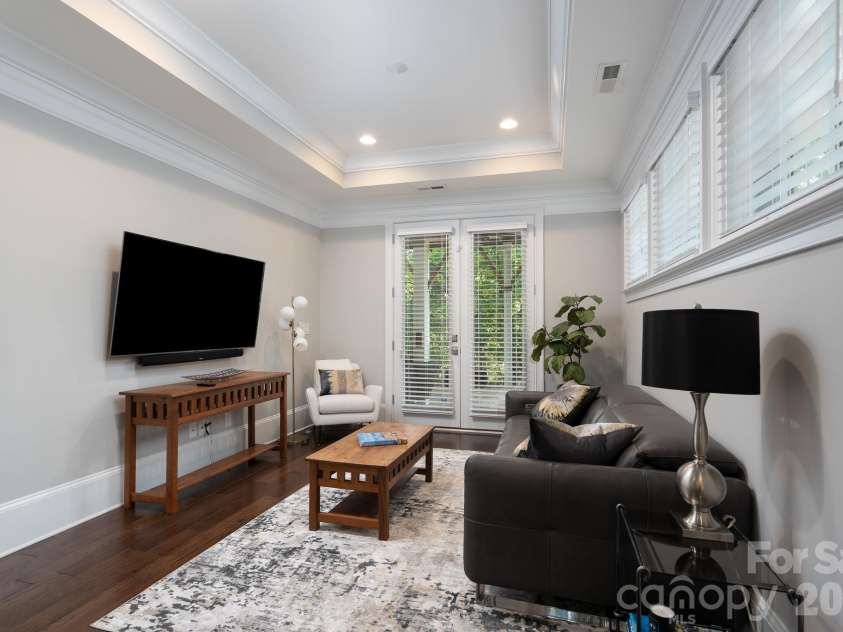5041 Vernet Lane, Charlotte, NC 28210.  MLS# CAR4300927, YatesRealty ID 22157. 