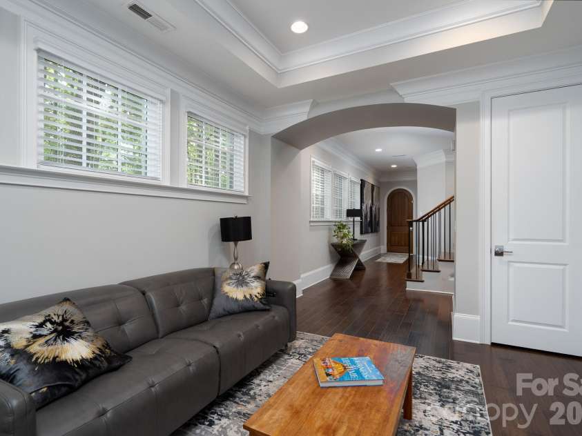 5041 Vernet Lane, Charlotte, NC 28210.  MLS# CAR4300927, YatesRealty ID 22157. 