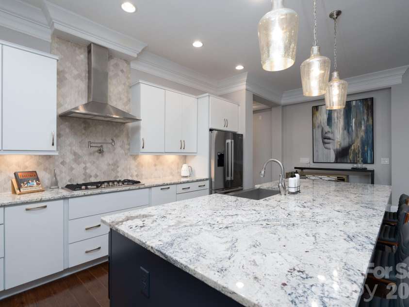5041 Vernet Lane, Charlotte, NC 28210.  MLS# CAR4300927, YatesRealty ID 22157. 