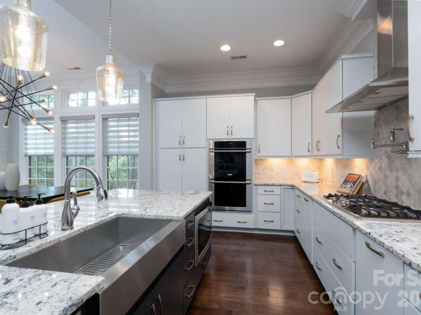 5041 Vernet Lane, Charlotte, NC 28210.  MLS# CAR4300927, YatesRealty ID 22157. 