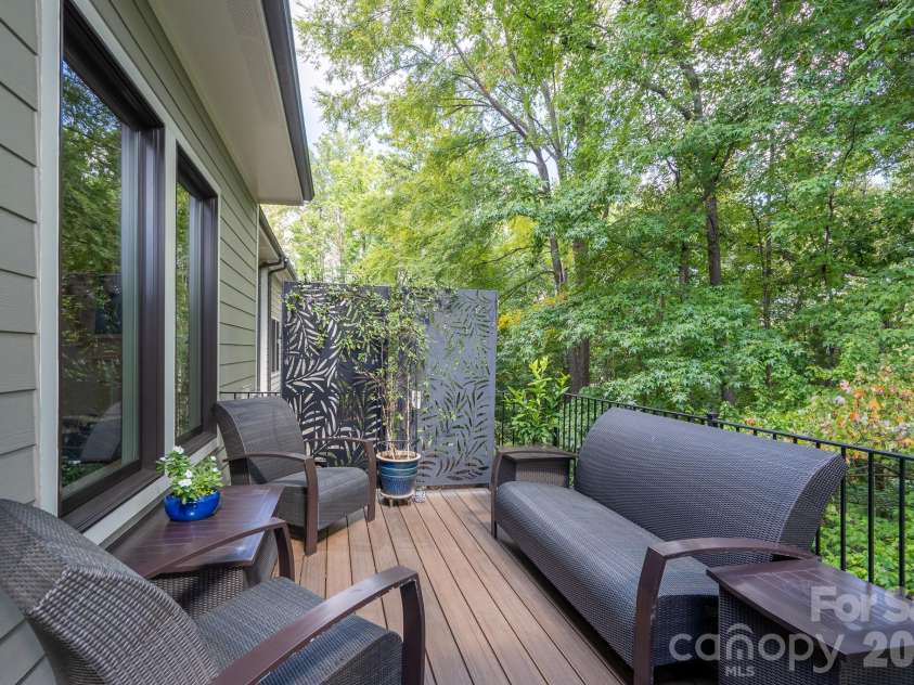 5041 Vernet Lane, Charlotte, NC 28210.  MLS# CAR4300927, YatesRealty ID 22157. 