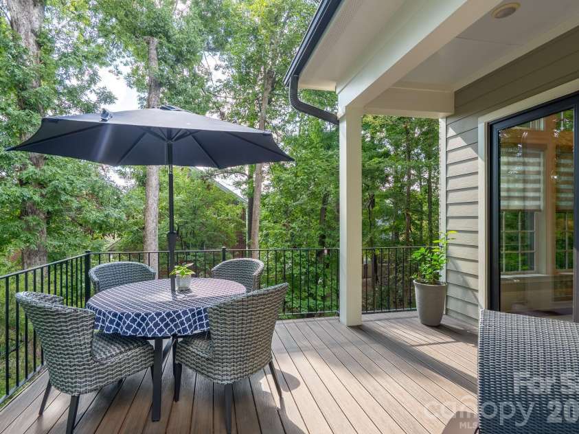 5041 Vernet Lane, Charlotte, NC 28210.  MLS# CAR4300927, YatesRealty ID 22157. 
