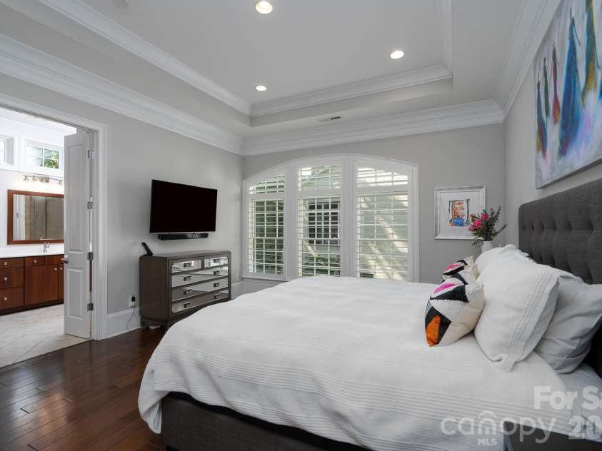 5041 Vernet Lane, Charlotte, NC 28210.  MLS# CAR4300927, YatesRealty ID 22157. 