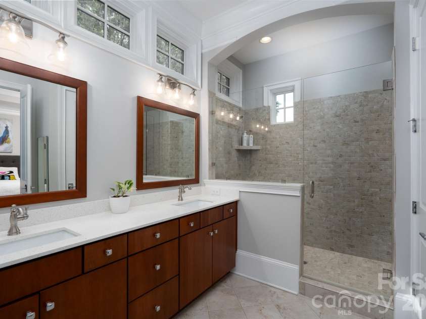 5041 Vernet Lane, Charlotte, NC 28210.  MLS# CAR4300927, YatesRealty ID 22157. 