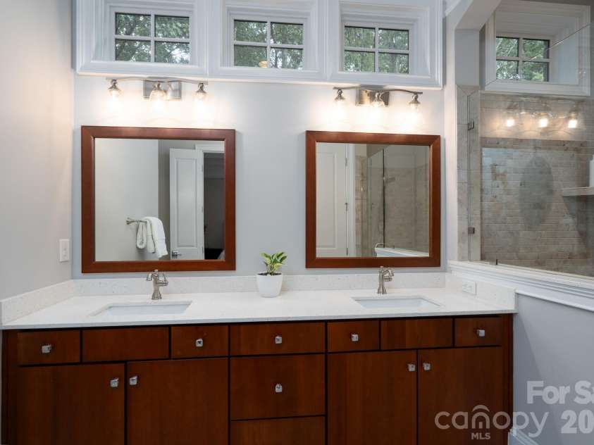 5041 Vernet Lane, Charlotte, NC 28210.  MLS# CAR4300927, YatesRealty ID 22157. 