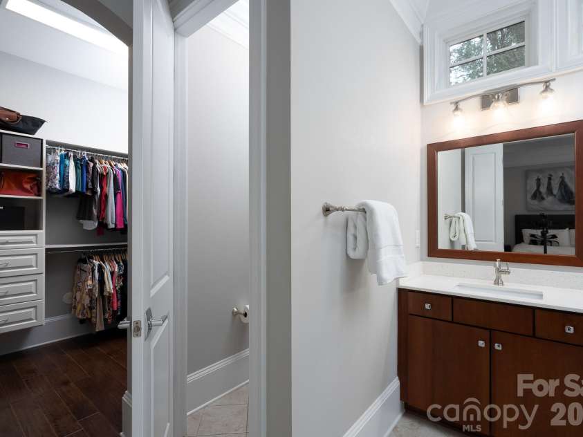 5041 Vernet Lane, Charlotte, NC 28210.  MLS# CAR4300927, YatesRealty ID 22157. 