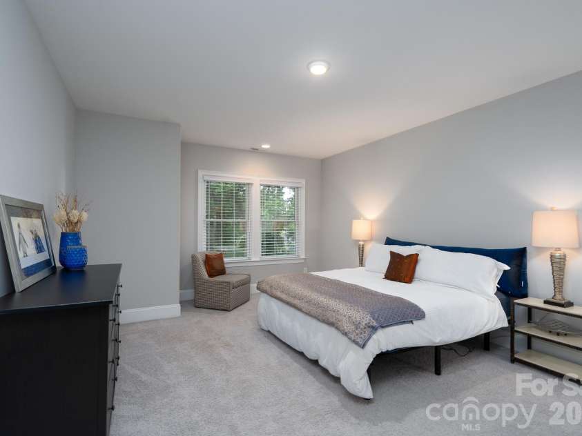 5041 Vernet Lane, Charlotte, NC 28210.  MLS# CAR4300927, YatesRealty ID 22157. 