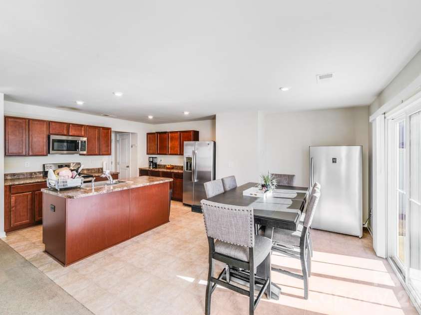 5019 Downhaul Drive, Charlotte, NC 28269.  MLS# CAR4335185, YatesRealty ID 22158. 