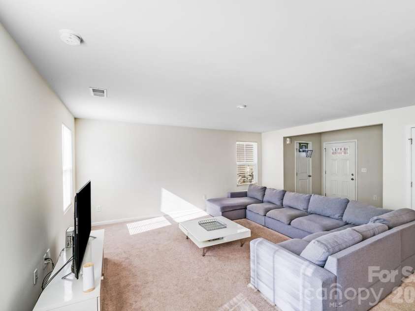 5019 Downhaul Drive, Charlotte, NC 28269.  MLS# CAR4335185, YatesRealty ID 22158. 
