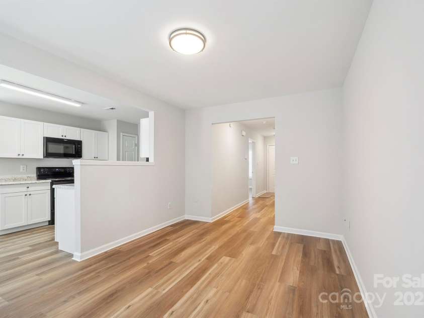 5375 Eneida Sue Drive, Charlotte, NC 28214.  MLS# CAR4273069, YatesRealty ID 22159. 