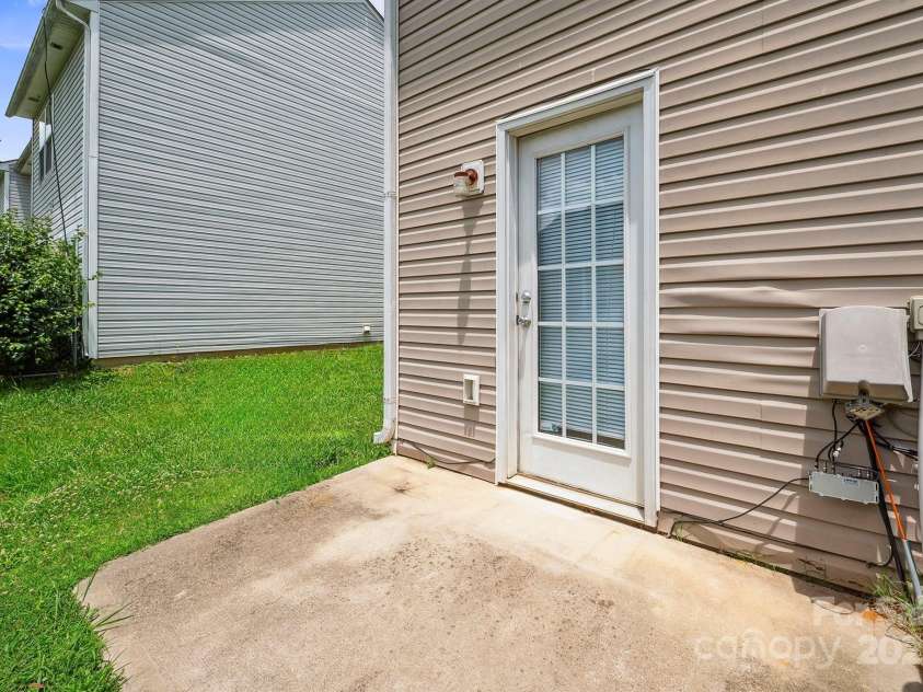 5375 Eneida Sue Drive, Charlotte, NC 28214.  MLS# CAR4273069, YatesRealty ID 22159. 