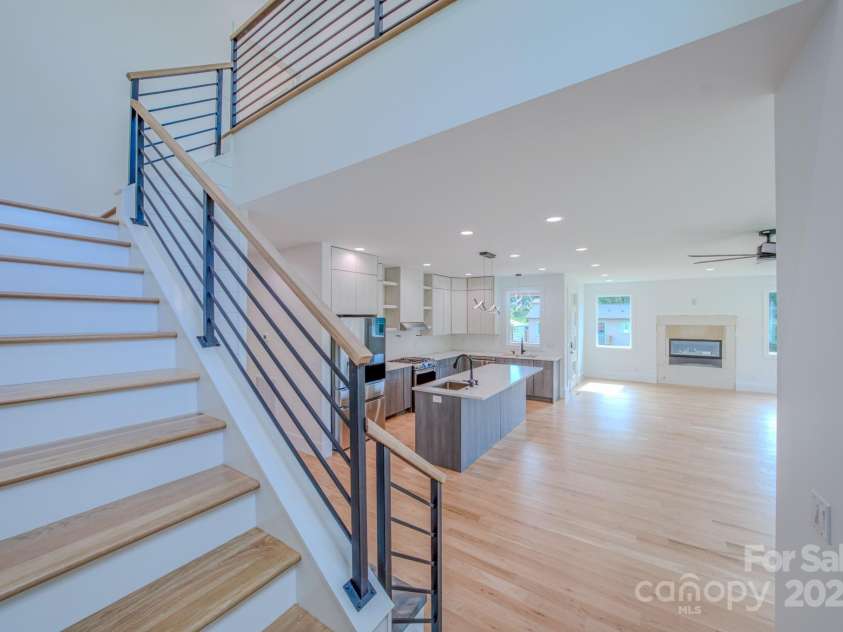 133 Grove Street, Asheville, NC 28801.  MLS# CAR4286313, YatesRealty ID 2216. First Floor Half Bath