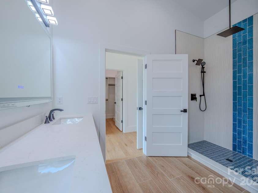 133 Grove Street, Asheville, NC 28801.  MLS# CAR4286313, YatesRealty ID 2216. Second Floor Jack & Jill