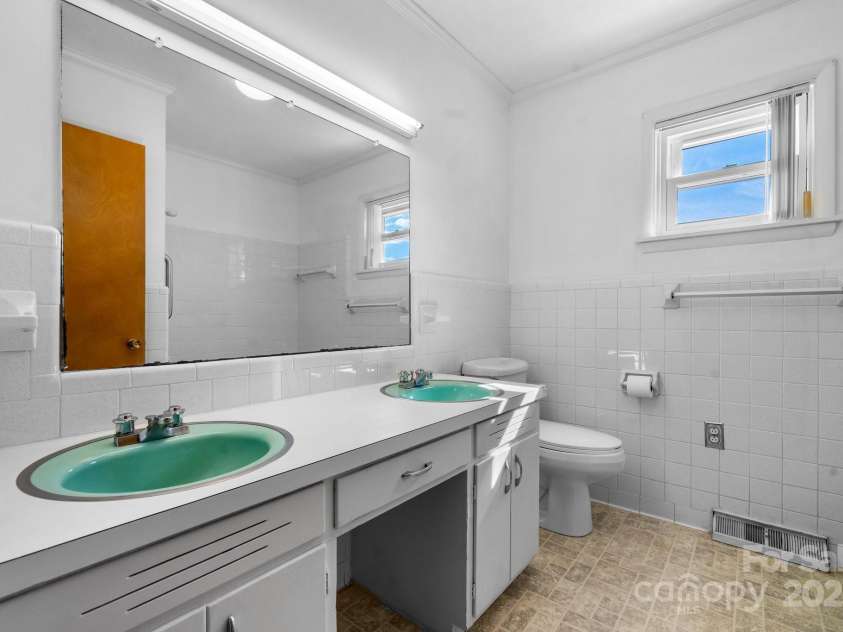 63 Wagner Road, Taylorsville, NC 28681.  MLS# CAR4220675, YatesRealty ID 2216. Hall bath