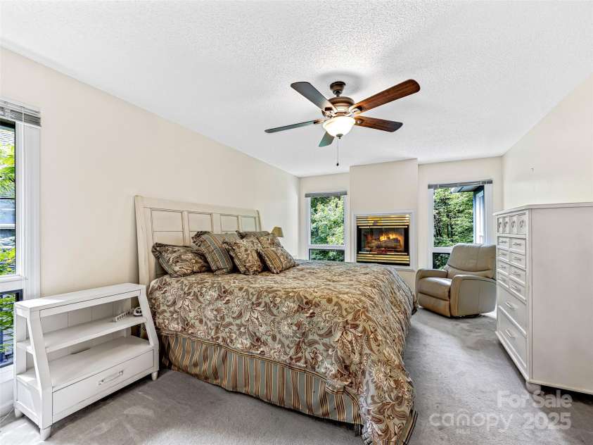 209 Fern Creek Drive, Flat Rock, NC 28731.  MLS# CAR4250558, YatesRealty ID 22160. 