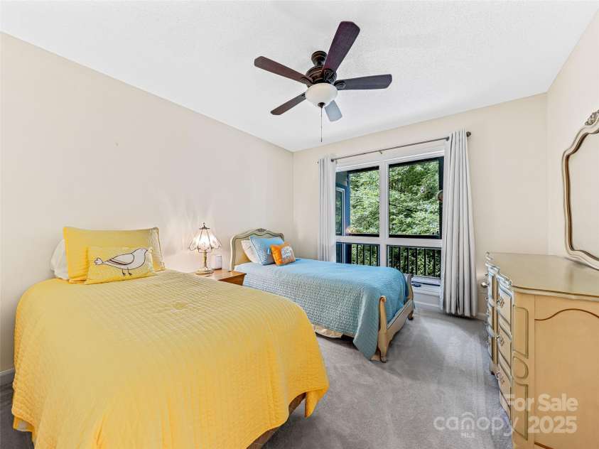 209 Fern Creek Drive, Flat Rock, NC 28731.  MLS# CAR4250558, YatesRealty ID 22160. 