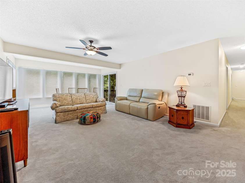 209 Fern Creek Drive, Flat Rock, NC 28731.  MLS# CAR4250558, YatesRealty ID 22160. 