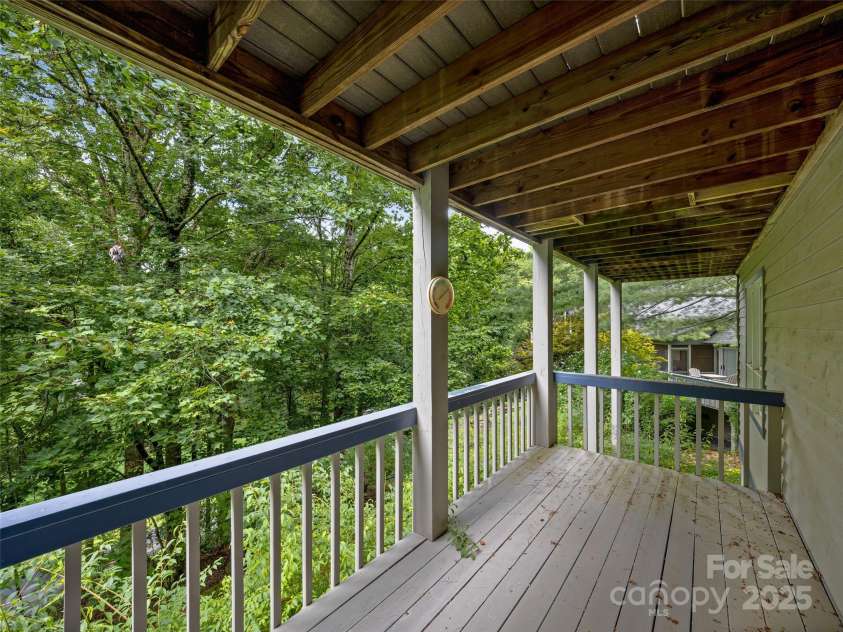 209 Fern Creek Drive, Flat Rock, NC 28731.  MLS# CAR4250558, YatesRealty ID 22160. 
