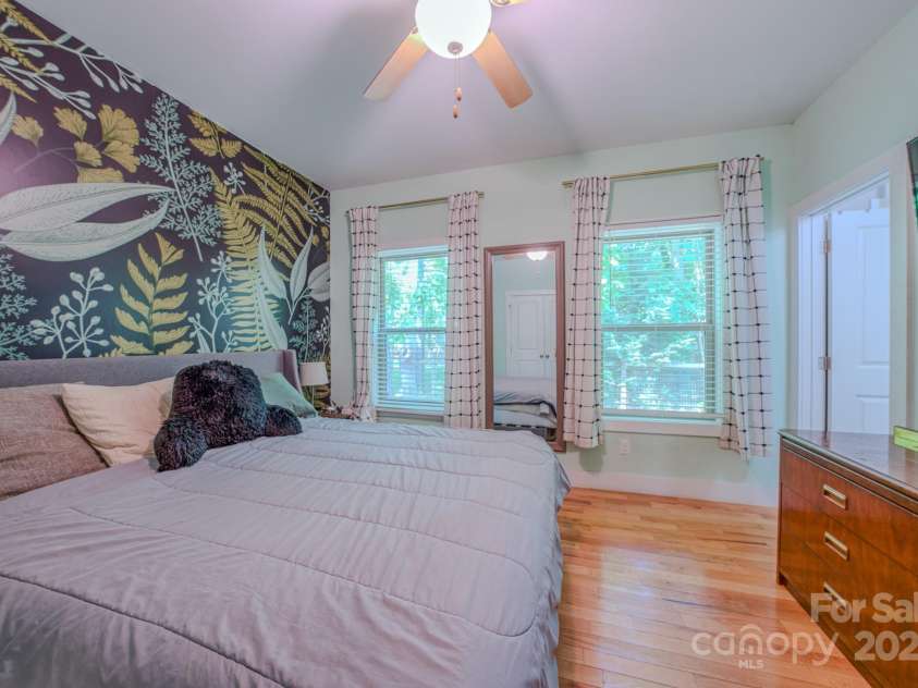 136 Old County Home Road, Asheville, NC 28806.  MLS# CAR4266936, YatesRealty ID 22161. 