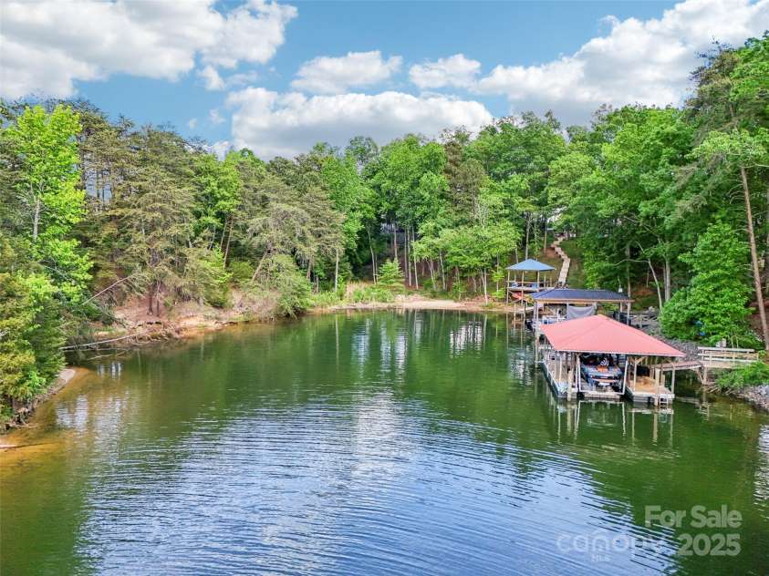 16427 Cozy Cove Road, Charlotte, NC 28278.  MLS# CAR4252546, YatesRealty ID 22162. 