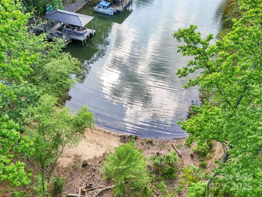 16427 Cozy Cove Road, Charlotte, NC 28278.  MLS# CAR4252546, YatesRealty ID 22162. 