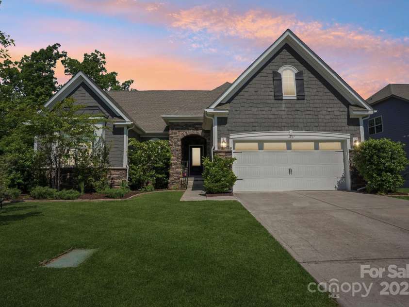 16427 Cozy Cove Road, Charlotte, NC 28278.  MLS# CAR4252546, YatesRealty ID 22162. 