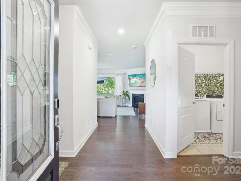 16427 Cozy Cove Road, Charlotte, NC 28278.  MLS# CAR4252546, YatesRealty ID 22162. 
