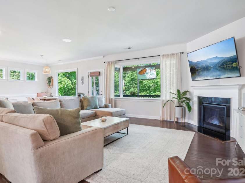 16427 Cozy Cove Road, Charlotte, NC 28278.  MLS# CAR4252546, YatesRealty ID 22162. 