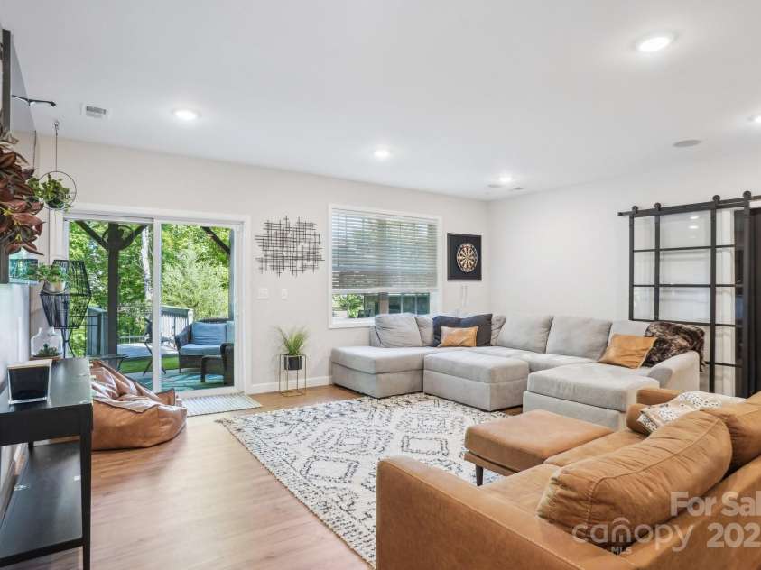 16427 Cozy Cove Road, Charlotte, NC 28278.  MLS# CAR4252546, YatesRealty ID 22162. 