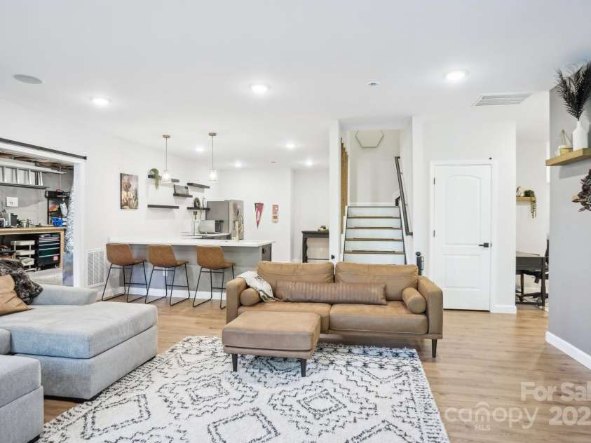 16427 Cozy Cove Road, Charlotte, NC 28278.  MLS# CAR4252546, YatesRealty ID 22162. 