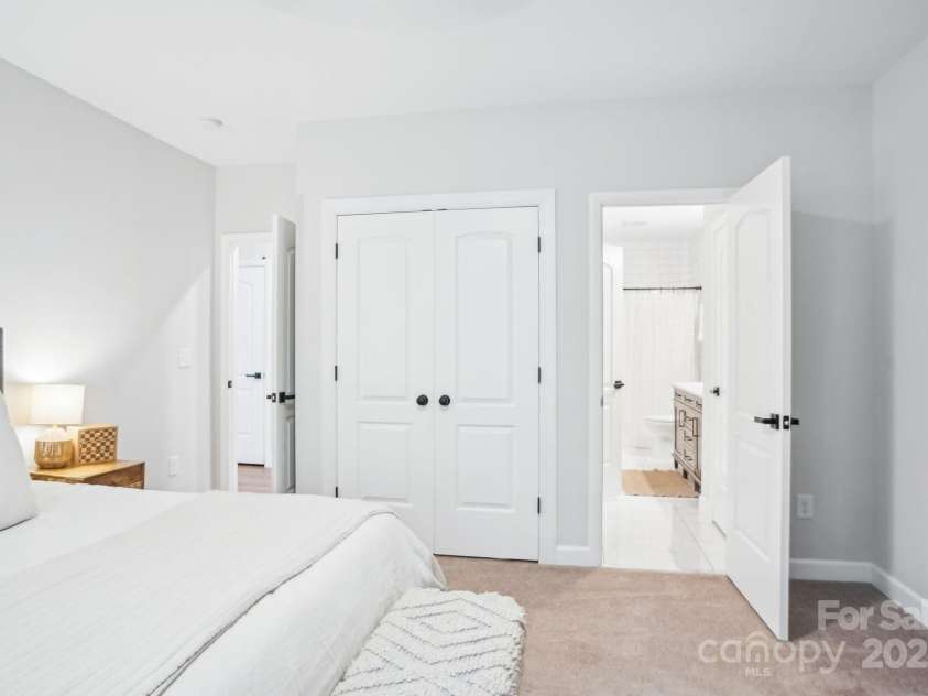 16427 Cozy Cove Road, Charlotte, NC 28278.  MLS# CAR4252546, YatesRealty ID 22162. 