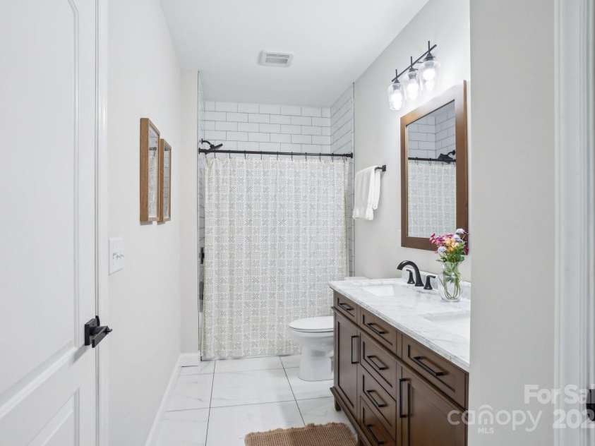 16427 Cozy Cove Road, Charlotte, NC 28278.  MLS# CAR4252546, YatesRealty ID 22162. 