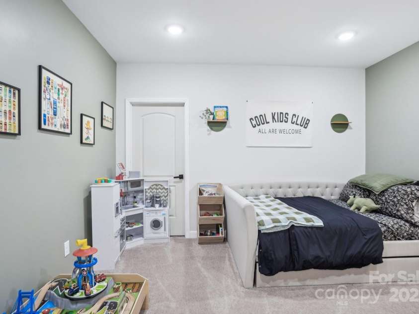 16427 Cozy Cove Road, Charlotte, NC 28278.  MLS# CAR4252546, YatesRealty ID 22162. 