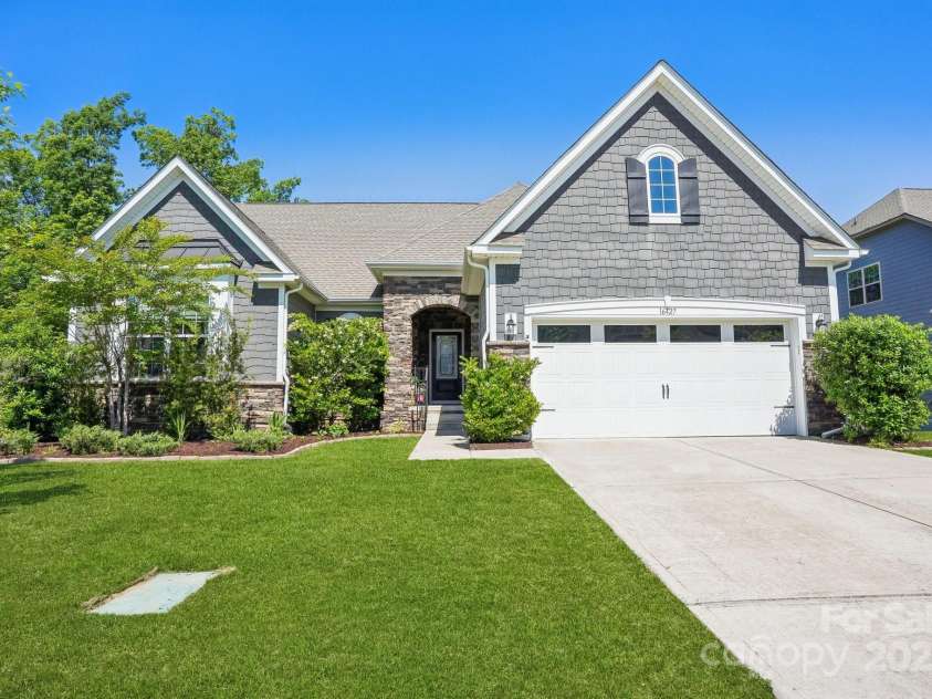 16427 Cozy Cove Road, Charlotte, NC 28278.  MLS# CAR4252546, YatesRealty ID 22162. 