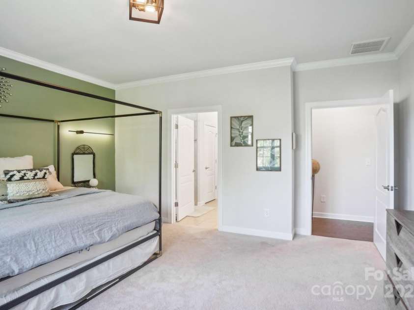 16427 Cozy Cove Road, Charlotte, NC 28278.  MLS# CAR4252546, YatesRealty ID 22162. Primary Bedroom
