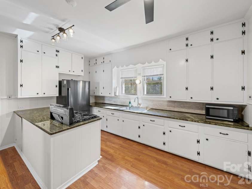 402 Edgemont Street, Albemarle, NC 28001.  MLS# CAR4361826, YatesRealty ID 22162. 
