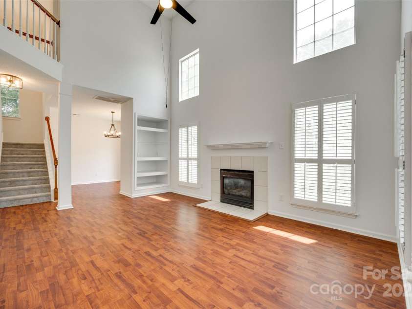 2830 Grosbeak Lane, Charlotte, NC 28269.  MLS# CAR4273887, YatesRealty ID 22163. 