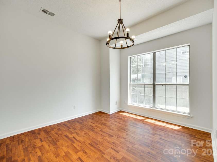 2830 Grosbeak Lane, Charlotte, NC 28269.  MLS# CAR4273887, YatesRealty ID 22163. 