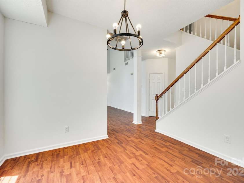 2830 Grosbeak Lane, Charlotte, NC 28269.  MLS# CAR4273887, YatesRealty ID 22163. 