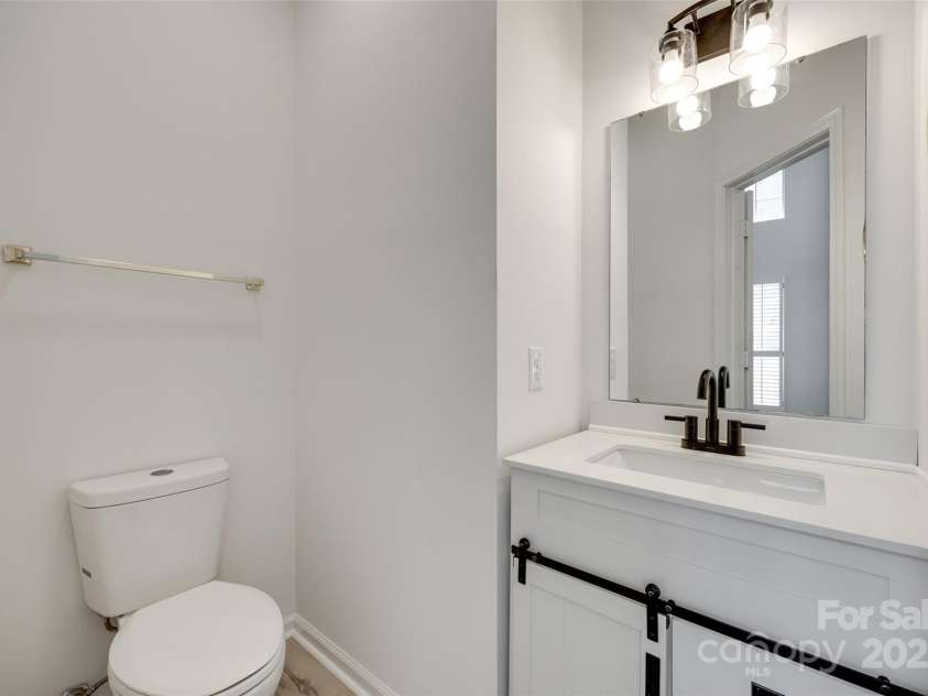 2830 Grosbeak Lane, Charlotte, NC 28269.  MLS# CAR4273887, YatesRealty ID 22163. 