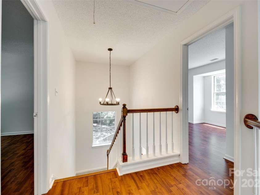 2830 Grosbeak Lane, Charlotte, NC 28269.  MLS# CAR4273887, YatesRealty ID 22163. 