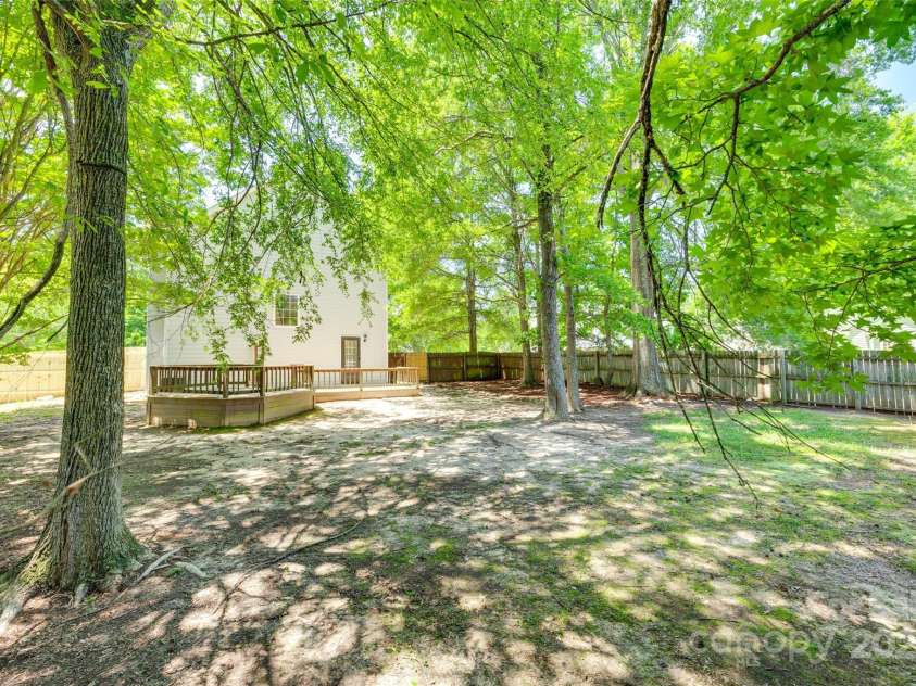 2830 Grosbeak Lane, Charlotte, NC 28269.  MLS# CAR4273887, YatesRealty ID 22163. 