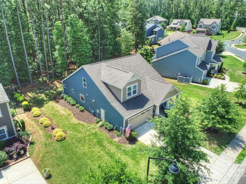 528 Sandbar Point, Clover, SC 29710.  MLS# CAR4259715, YatesRealty ID 22164. 