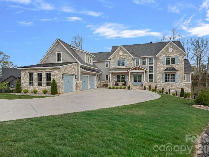 5907 Kiowa Road, Clover, SC 29710.  MLS# CAR4368732, YatesRealty ID 22165. 