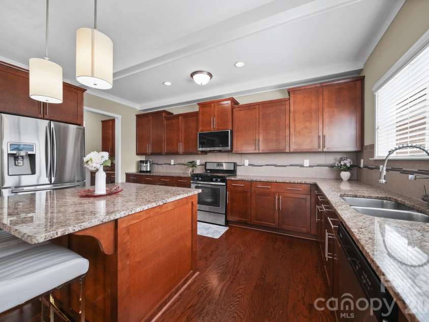 4019 Orchid Way, Tega Cay, SC 29708.  MLS# CAR4369824, YatesRealty ID 22166. Kitchen
