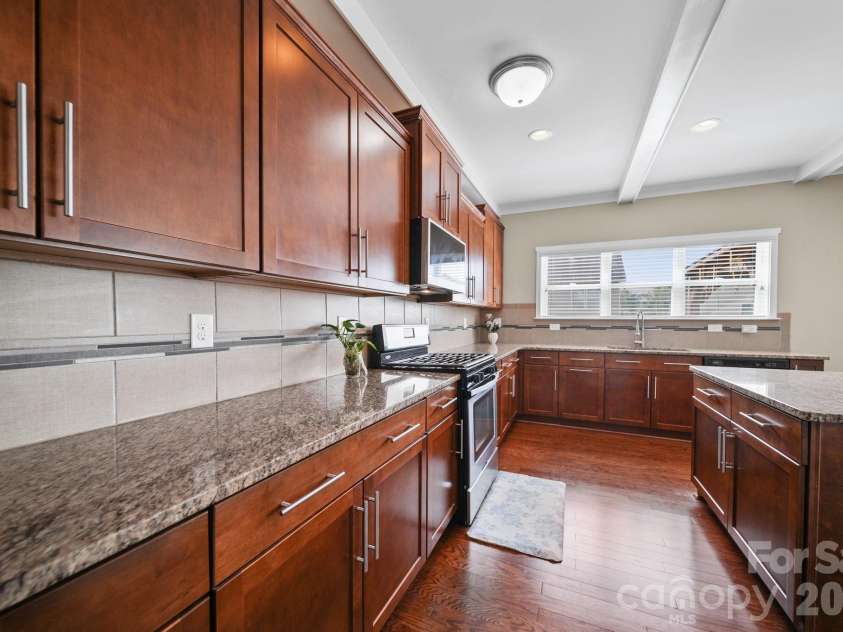 4019 Orchid Way, Tega Cay, SC 29708.  MLS# CAR4369824, YatesRealty ID 22166. Kitchen