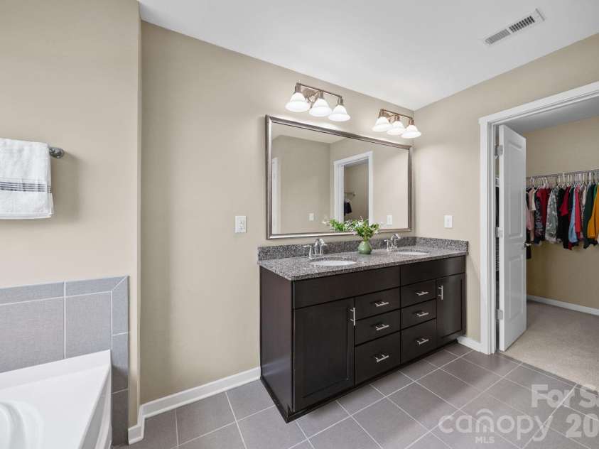 4019 Orchid Way, Tega Cay, SC 29708.  MLS# CAR4369824, YatesRealty ID 22166. Primary Bathroom